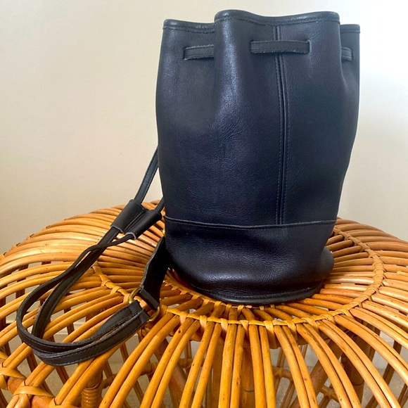 Coach Handbags - COACH Vintage Bixby Sling 90's Black Leather Drawstring Shoulder Bag 9984 RARE